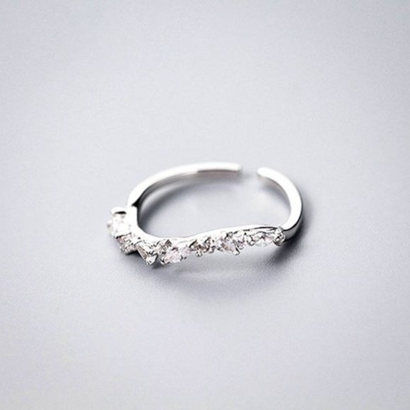 Cubic Zirconia Rose Gold Twist Adjustable Ring Open End Crystal Ring for her - Picture 3 of 5